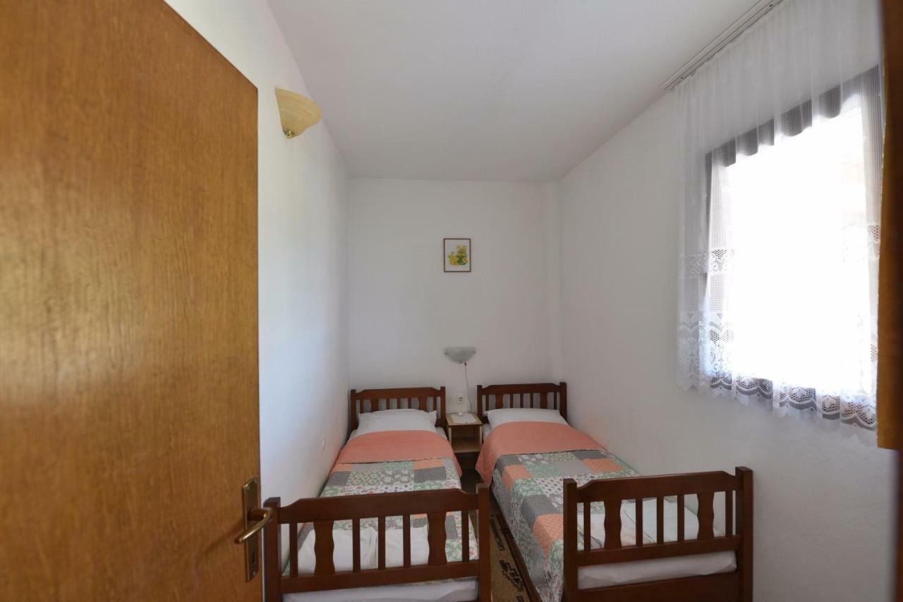 Apartmani Marko Gdinj 外观 照片